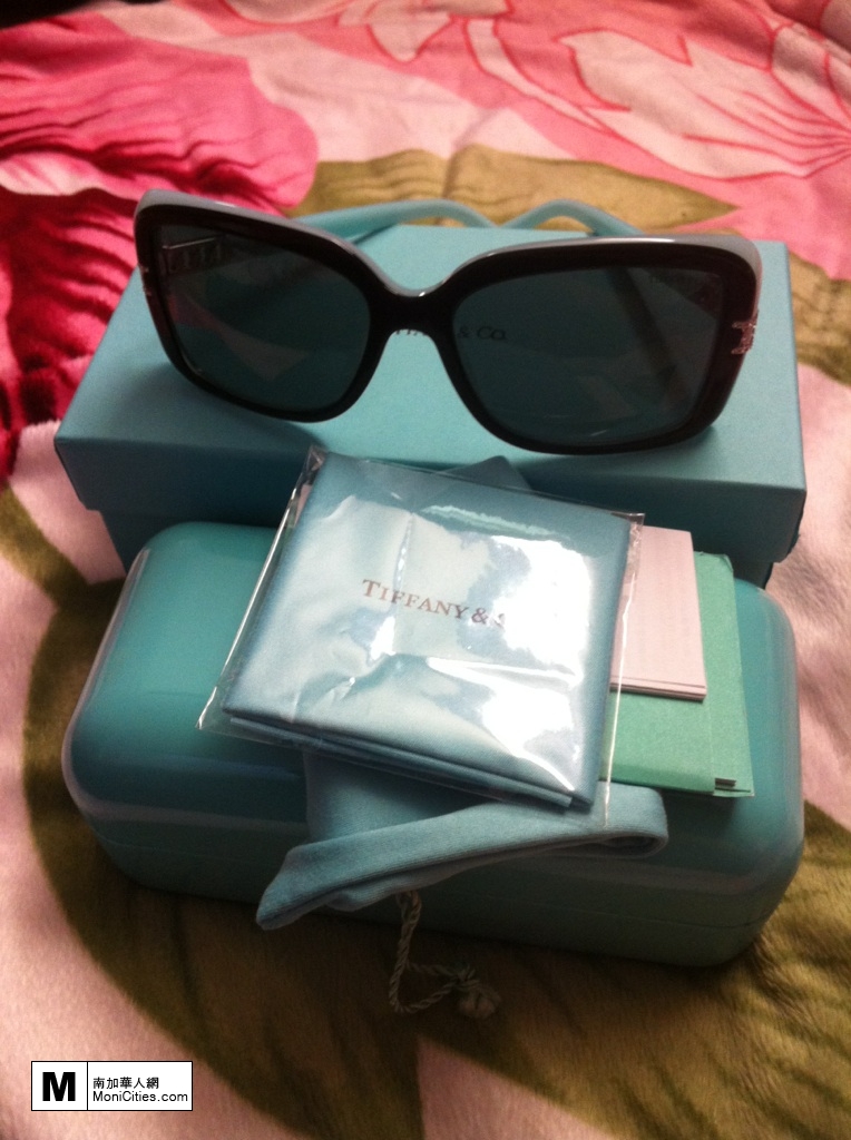 Bargain Sale Tiffany Woman Sunglass - Unused, Brand New